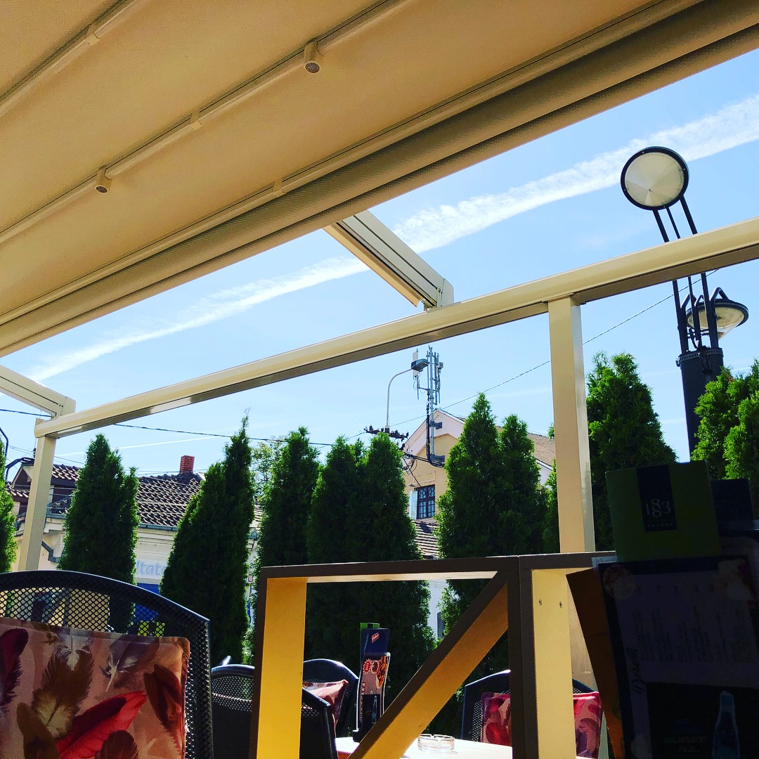 pergola pogled odozdo